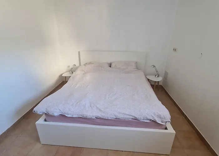 Apartma Spacious & Cozy Countryside